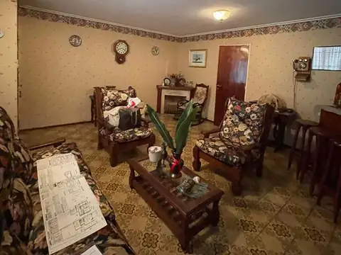 Casa 4 ambientes con 1 baño