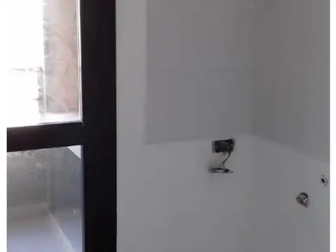 DEPARTAMENTO DE 2 AMB AL FRENTE C/BALCÓN Y PARRILLA. IDEAL INVERSOR.