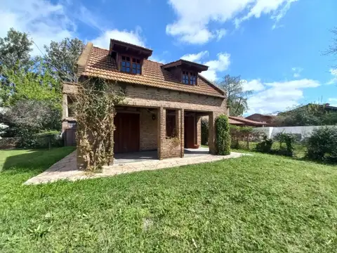Casa con ámplio parque en venta, General Las Heras