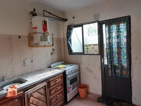 Casa 2 ambientes con 2 baños