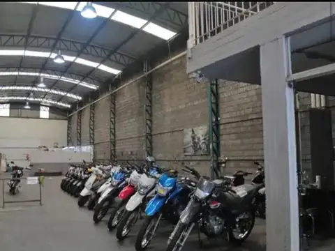 Local/Galpon en venta o alquiler excel ubic a mts de pana
