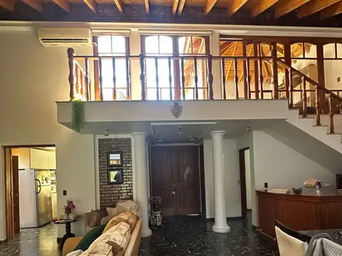 Casa 5 ambientes con 3 baños
