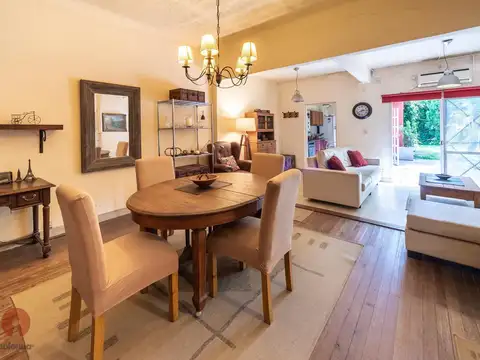 Depto Tipo Casa en Venta con 1 cocheras