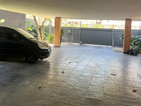 Casa en Venta con 6 cocheras