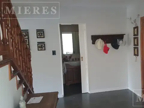 Linda casa en venta con renta en El Portillo