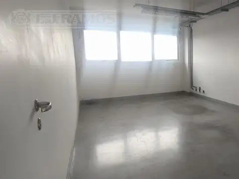 Oficina en Venta con 10 cocheras