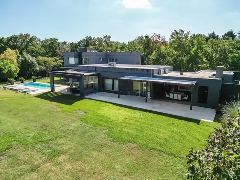 Altos de Pilar Country Club