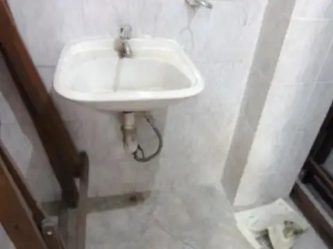 Avenida Rolon al 1300 entre Sucre y Pje de Jardin