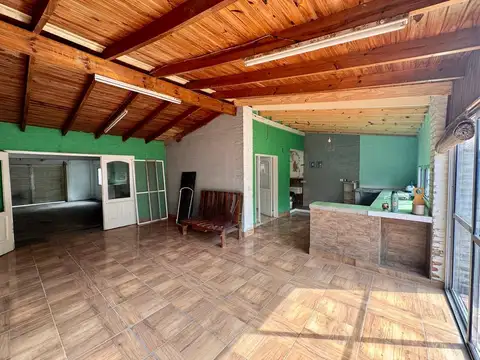 VENTA DUPLEX 3 AMBIENTES CON COCHERA Y PATIO. BARRIO PARQUE RANELAGH. BERAZATEGUI