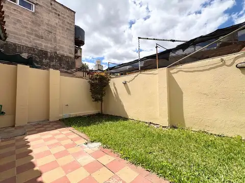 Depto Tipo Casa en Venta con 1 cocheras