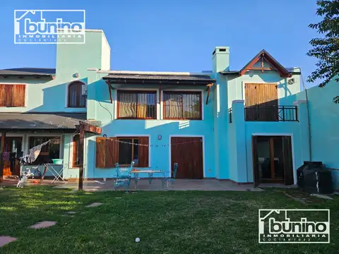 Casa en alquiler en Baigorria, 4 dormitorios - 50 metros de costanera