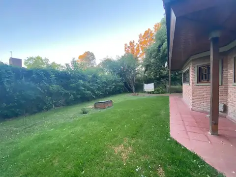 CASA 4 AMBIENTES EN EZEIZA BARRIO LINKS, SOBRE LOTE DE 2200M2