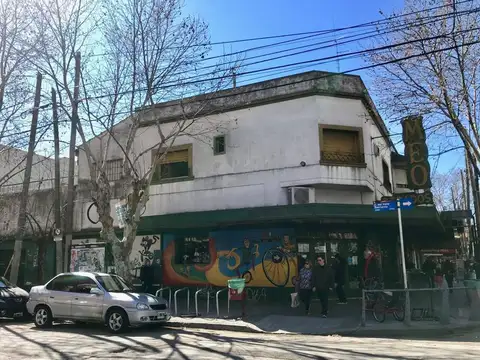 Del Valle Iberlucea esq. Piñeyro