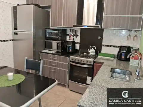 Casa 4 ambientes con 2 baños