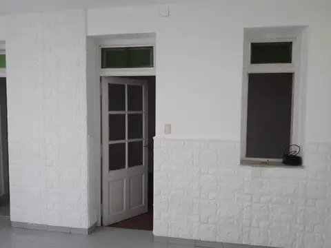 CASA DE 2 DORMITORIO A METROS DE AV SAN MARTIN, ZONA SUR
