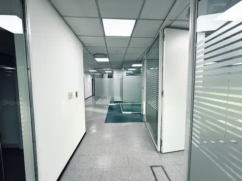 Oficina Monoambiente con 7 baños