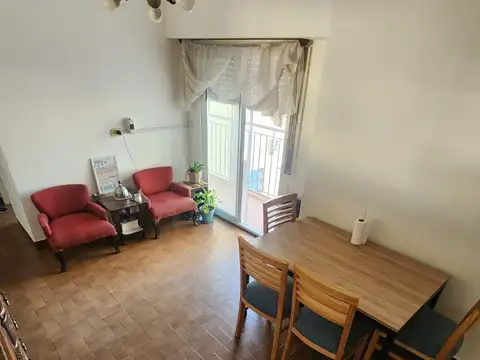 2 AMB CONTRAFRENTE CON BALCON - SUPER LUMINOSO - MUY BUEN ESTADO