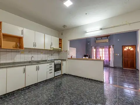 Casa 4 ambientes con 1 baño