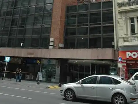 Corrientes al 800 n° 60