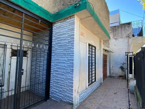 Casa 2 ambientes con 1 baño