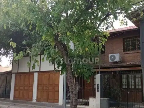 ALQUILER CASA ESTILO DÚPLEX, 2 DORM, 6TA SECCIÓN