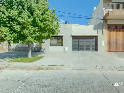 Casa 6 ambientes con 2 baños