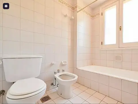 importante terreno apta para desarrollo , cuenta con histórica estancia en barrio parque el cazador