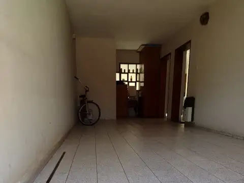 Casa 5 ambientes con 1 baño