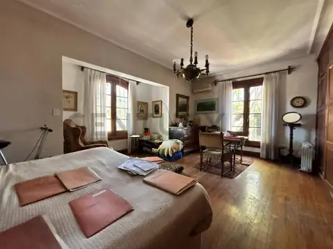 Casa 8 ambientes con 3 baños