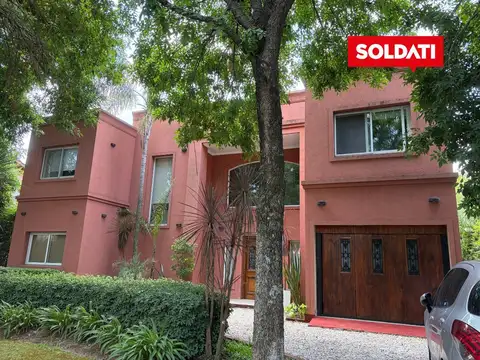 Casa en venta Sausalito - 6 ambientes jardin y pileta