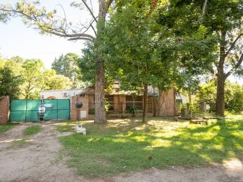 Casa en AlquileFrente al Balneario Don Roque Sauce