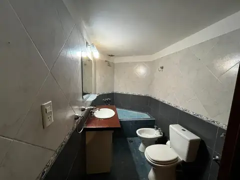 PH, 3 amb, al frente c/,terraza y quincho