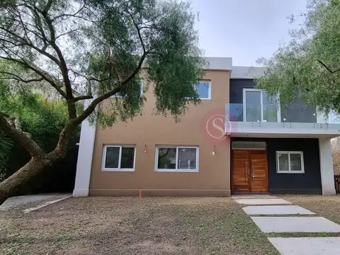 Casa  en Venta en Santa Guadalupe, Pilar del Este, Pilar