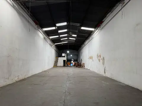 Galpon en Alquiler 55  mts Fondo