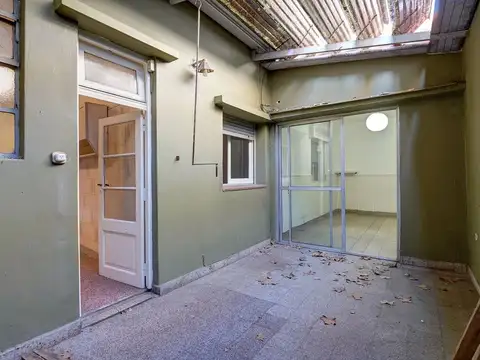 Venta Casa 6 ambientes terraza Vélez Sársfield