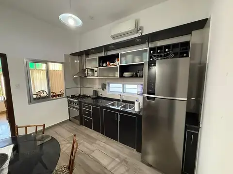 VENTA CASA 4 AMBIENTES EN EZPELETA