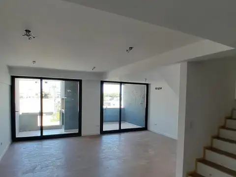 DPTO  DUPLEX 4 AMB CON BALCON CON PARRILLA Y DOS COCHERAS