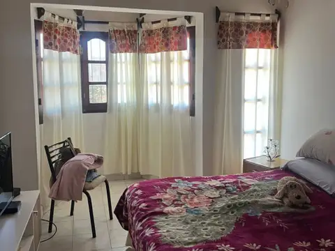 Casa 7 ambientes con 3 baños