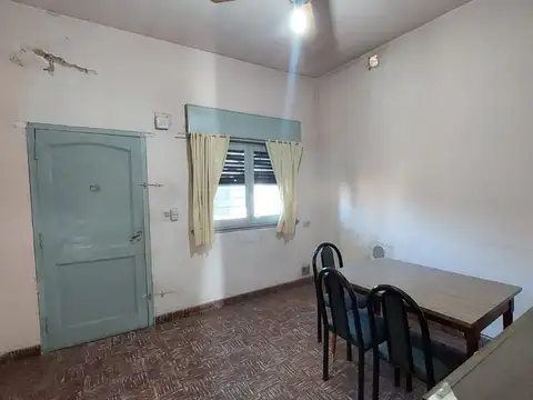 VENTA CASA 3 AMBIENTES MERLO PATIO COCHERA