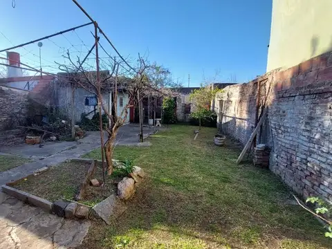 VENTA CASA 3 AMBIENTES MERLO PATIO COCHERA
