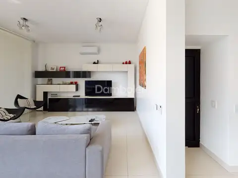 Casa 6 ambientes con 6 baños