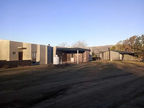 Casa 6 ambientes con 4 baños