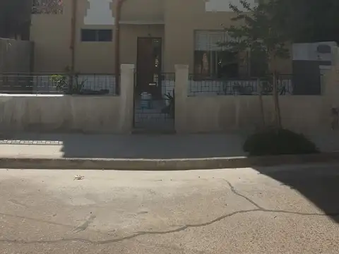 Casa en Alquiler en Liniers, $ 1.100.000