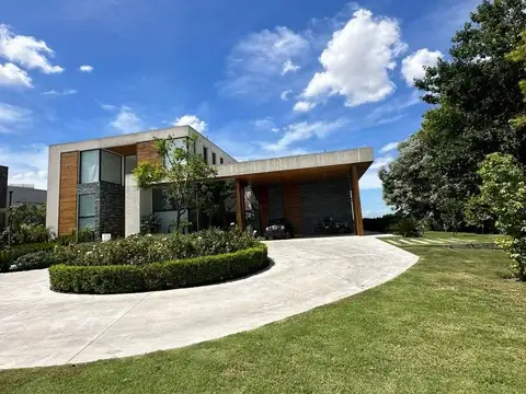 Casa en Alquiler de 5 dormitorios