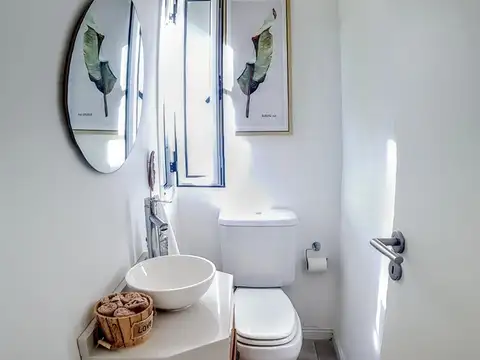 Casa 5 ambientes con 3 baños