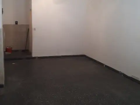 Local en Venta Via Púb.