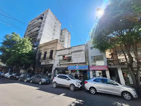 Departamento en pleno centro a refaccionar