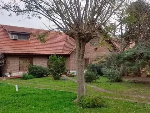 Avenida Juan Manuel De Rosas Al 9100