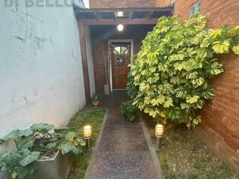 Excelente casa de 3 dormitorios con garaje y amplio patio