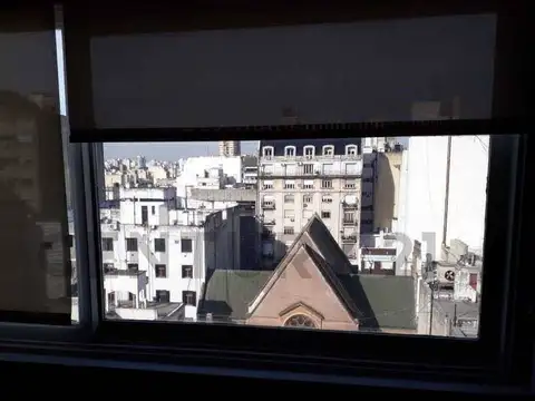 Semipiso de Oficinas, Piso Alto, zona Plaza de Mayo con cochera.